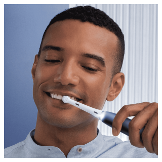 Oral-B iO7 Elektrická zubná kefka Sapphire Blue Home