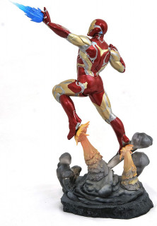 Diamond Select Toys Marvel Gallery: Avengers Endgame - Iron Man Mk85 PVC Diorama (MAY192370) Merch