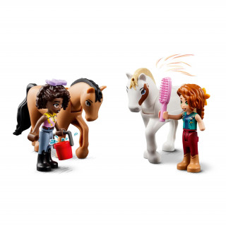 LEGO Friends Autumn a jej konská stajňa (41745) Hračka