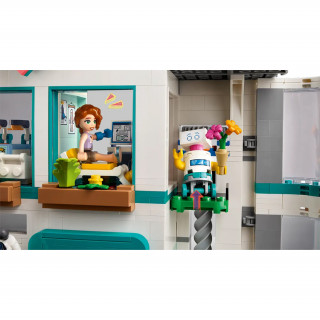 LEGO Friends Nemocnica v mestečku Heartlake (42621) Hračka